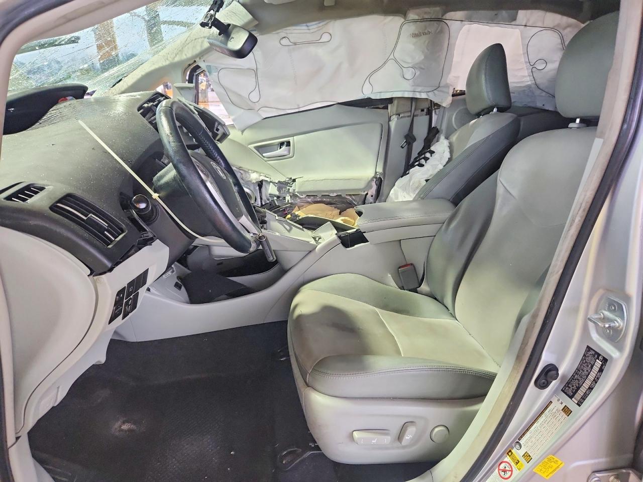 2015 TOYOTA PRIUS photo 13
