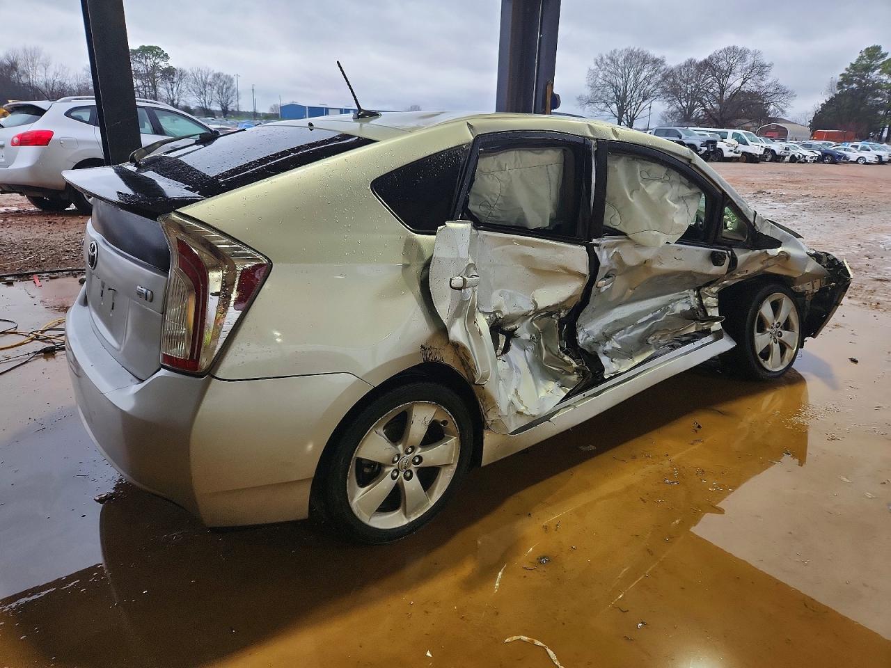 2015 TOYOTA PRIUS photo 5