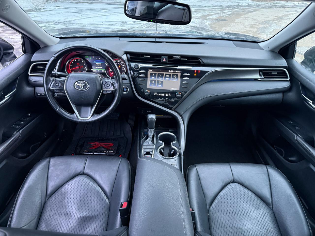 2019 TOYOTA CAMRY XSE photo 9