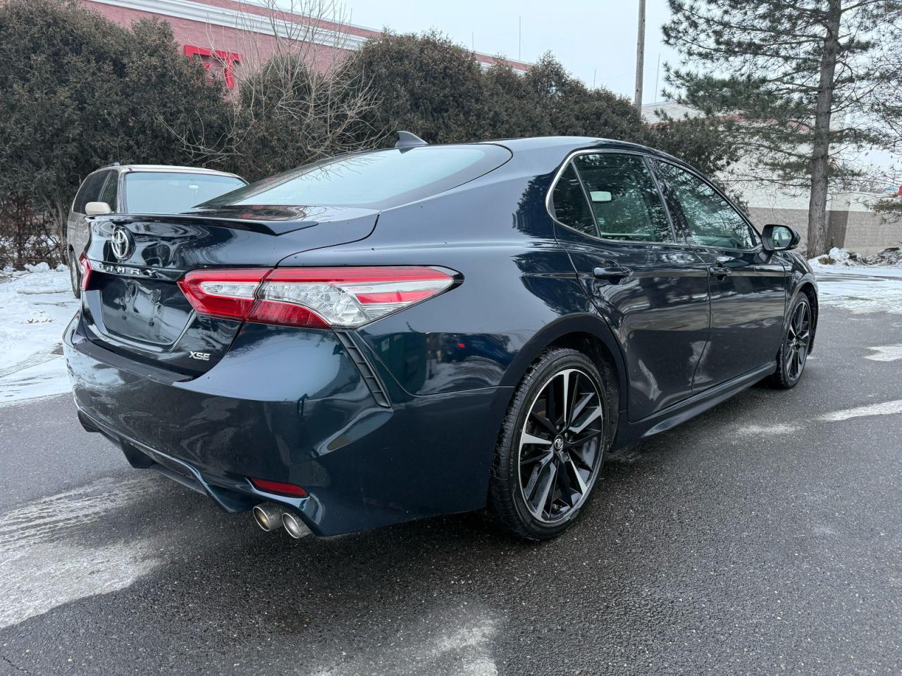 2019 TOYOTA CAMRY XSE photo 4