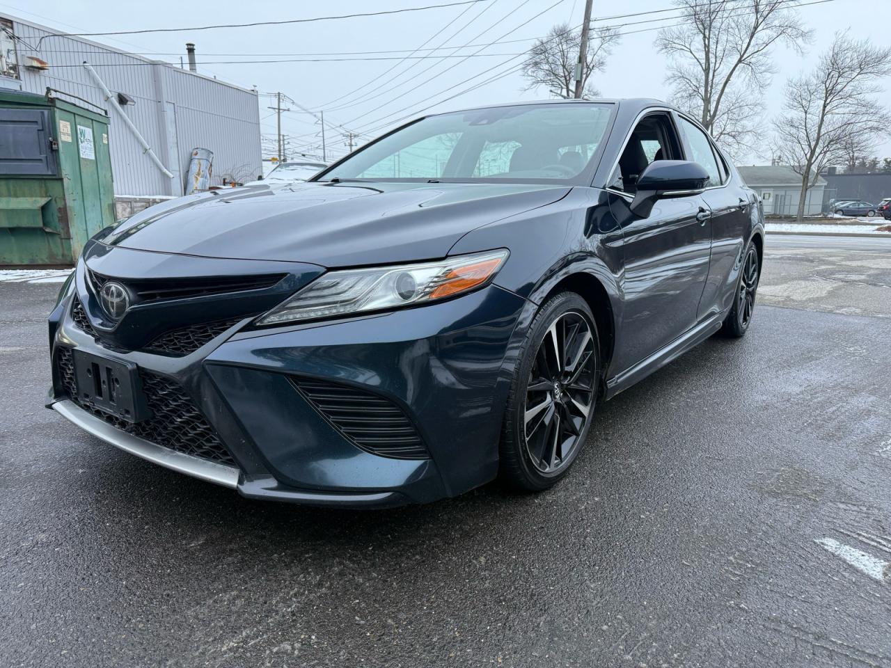2019 TOYOTA CAMRY XSE photo 2