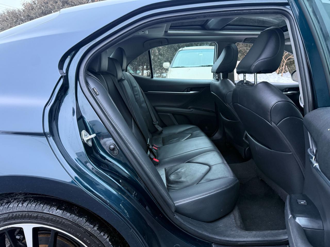 2019 TOYOTA CAMRY XSE photo 6