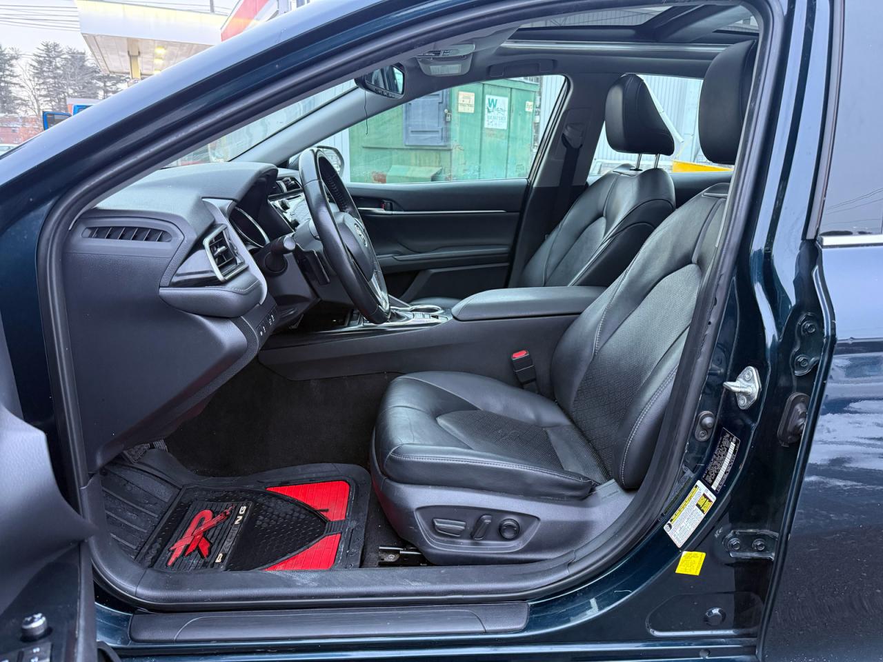 2019 TOYOTA CAMRY XSE photo 11
