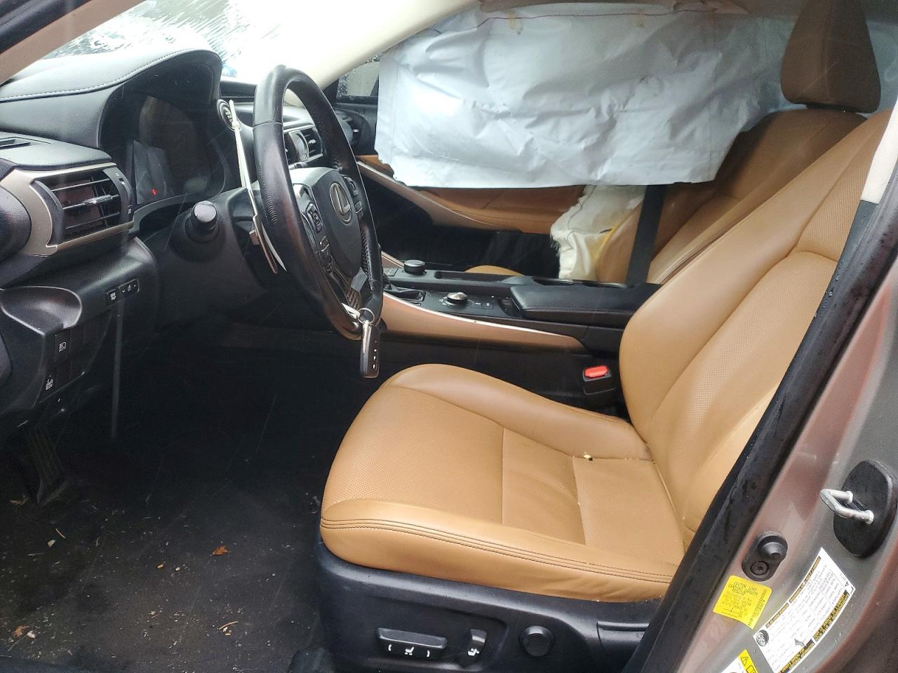 2018 LEXUS IS 300 photo 6