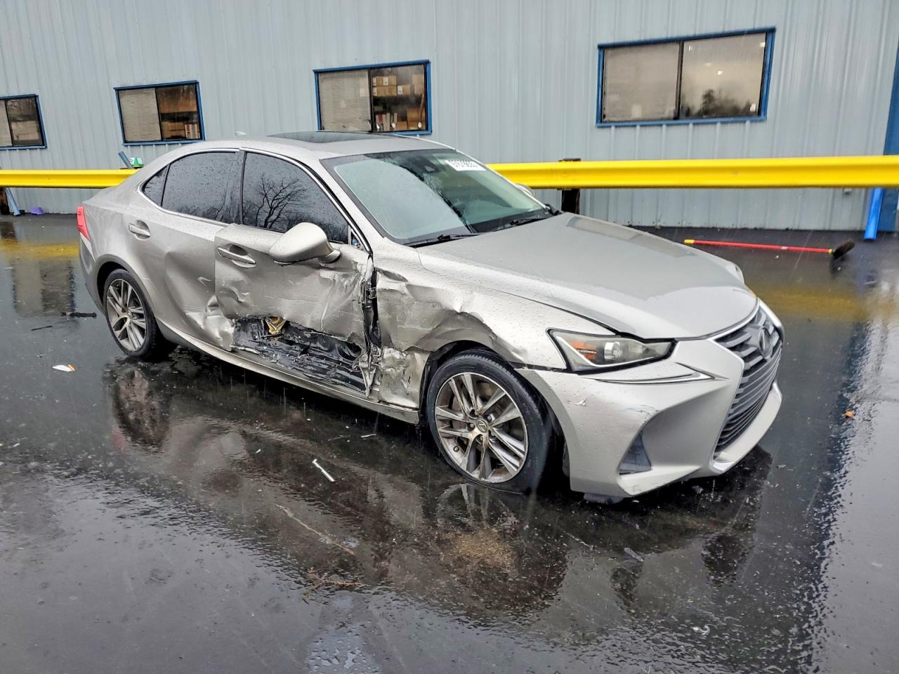 2018 LEXUS IS 300 photo 4