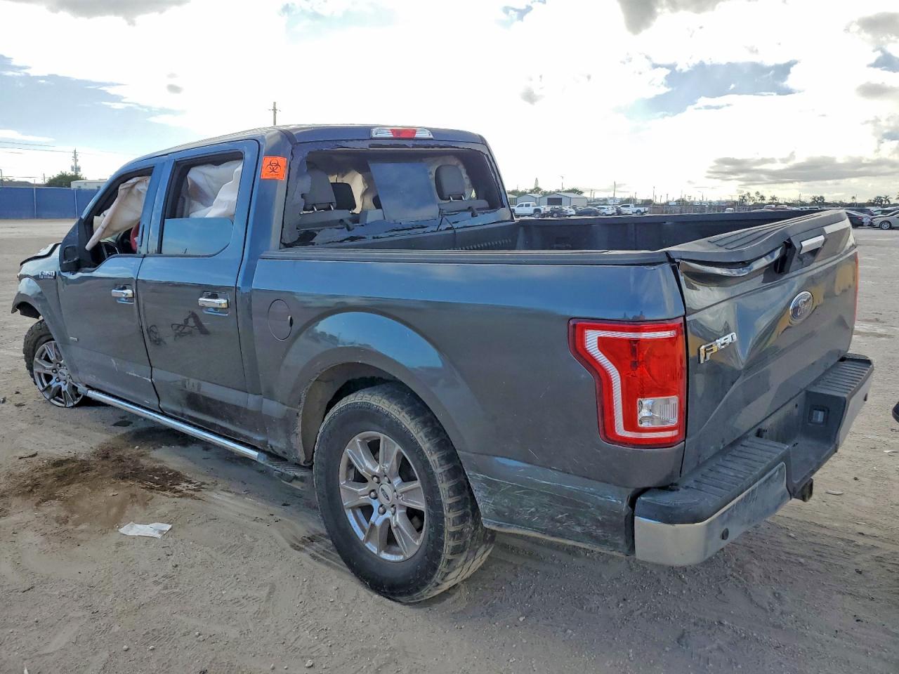 2016 FORD F150 SUPERCREW photo 2
