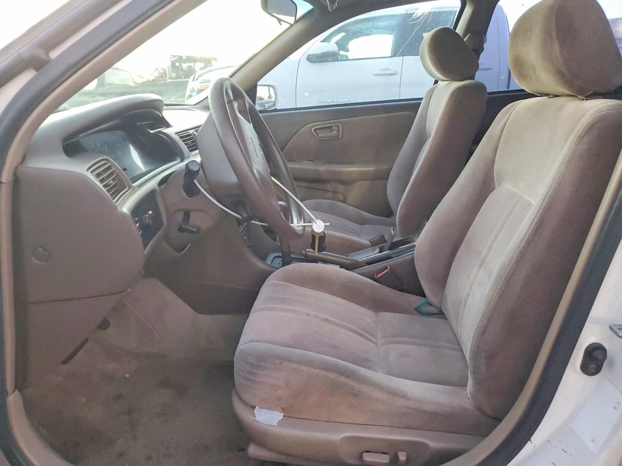 1999 TOYOTA CAMRY LE photo 7
