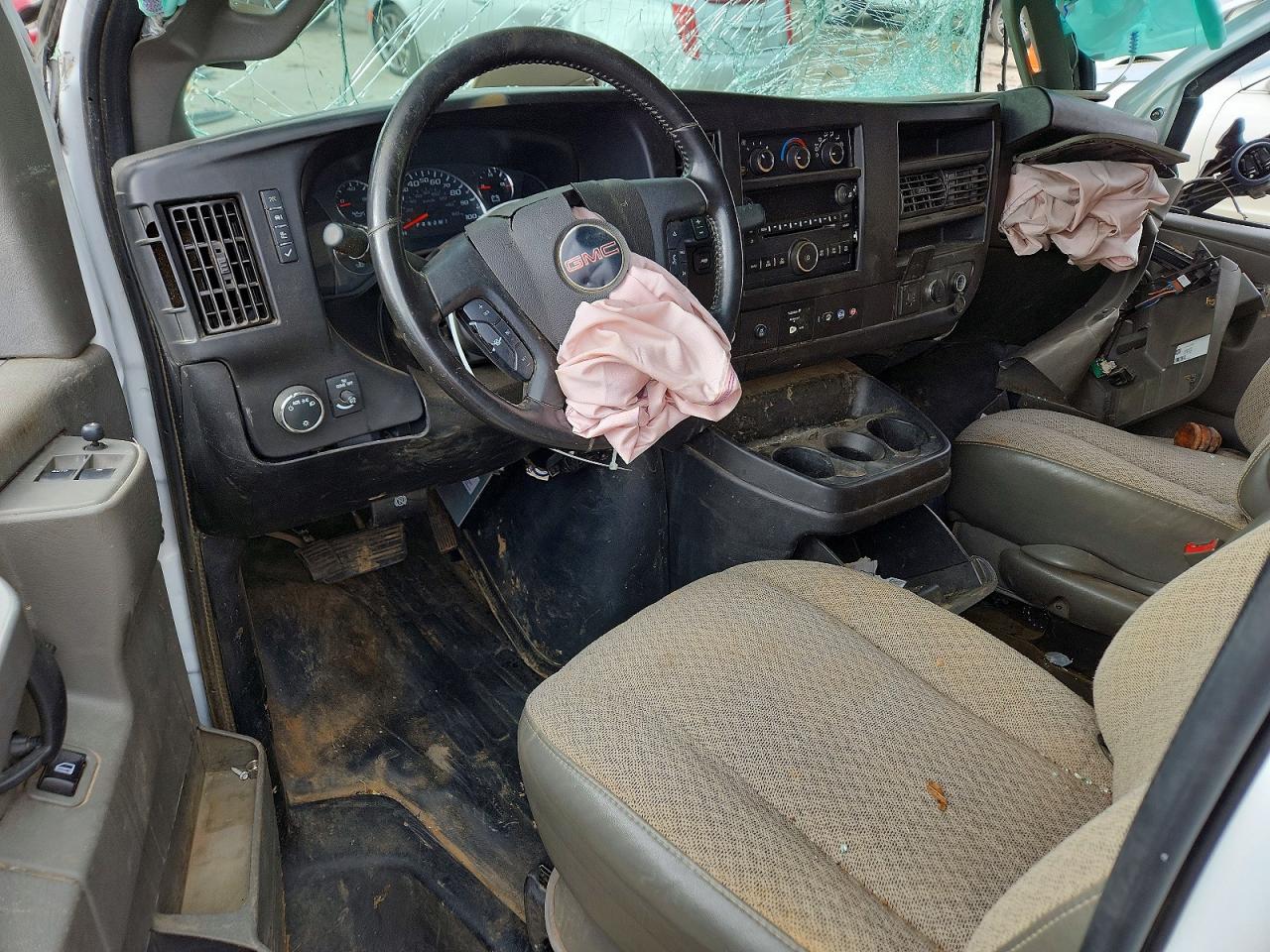2020 GMC SAVANA G3500 photo 8