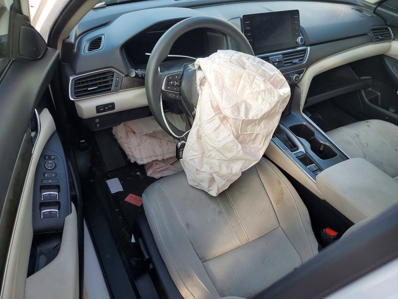 2018 HONDA ACCORD EX photo 8