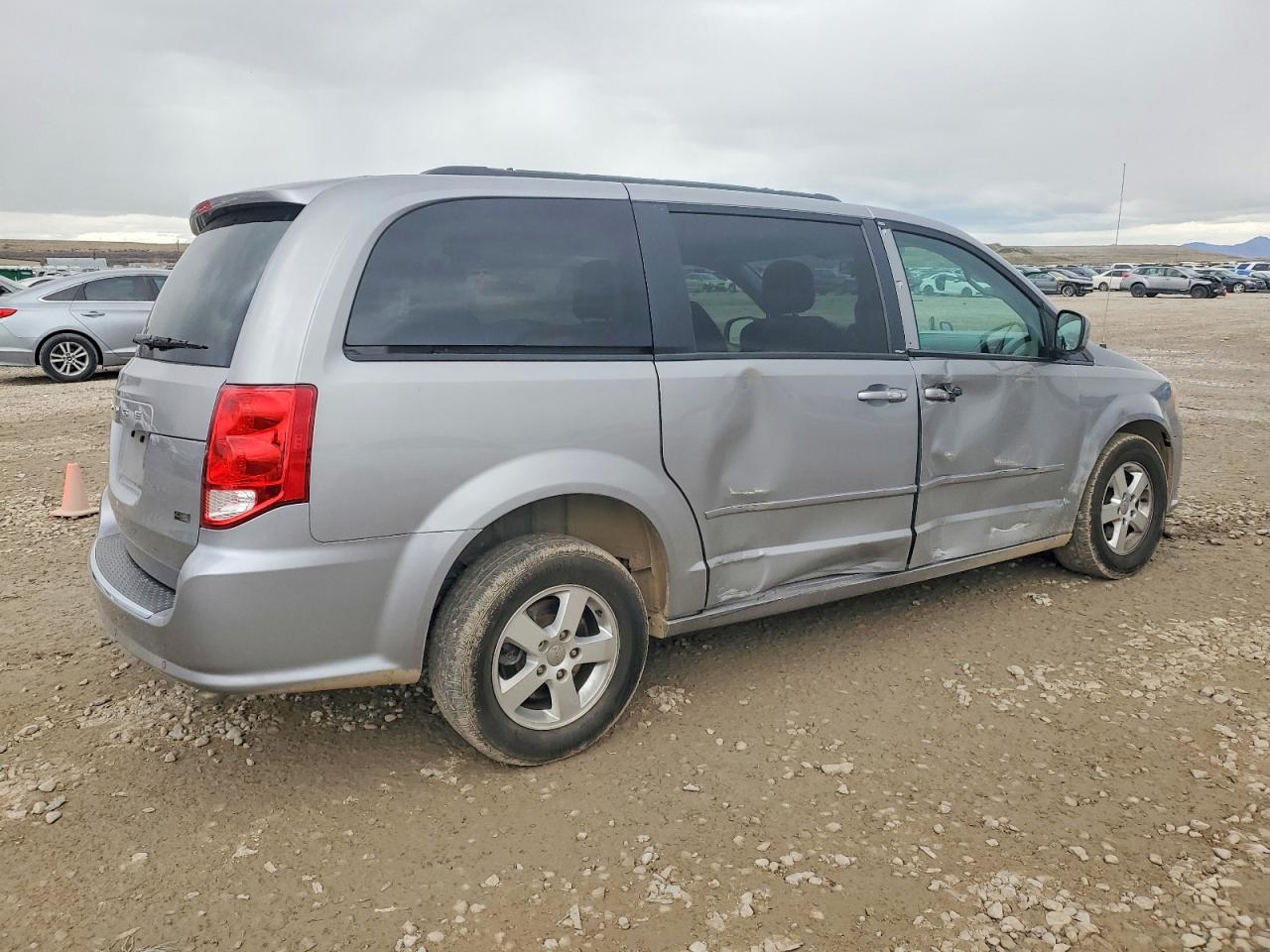 2013 DODGE GRAND CARAVAN SXT photo 3