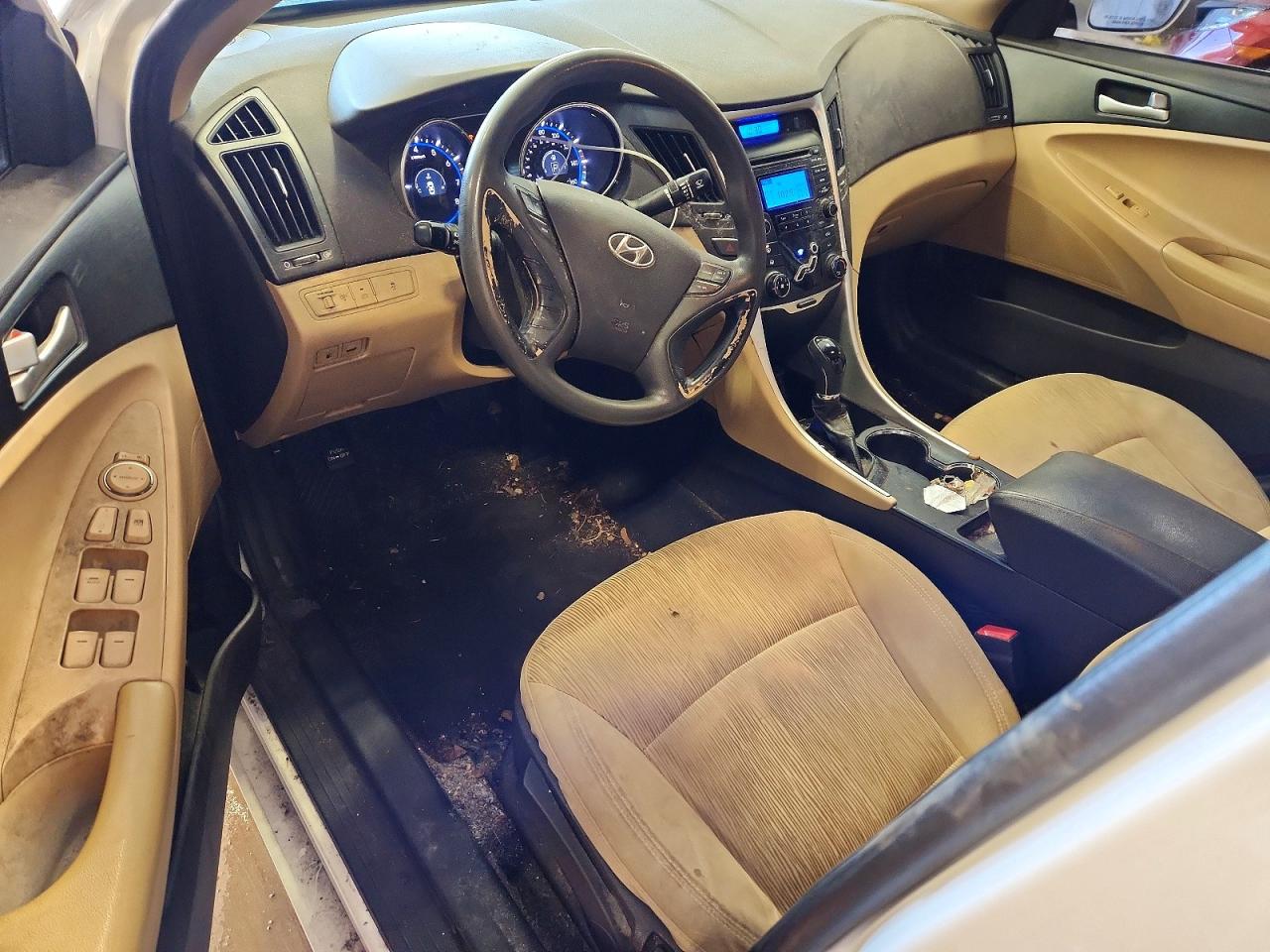 2012 HYUNDAI SONATA GLS photo 8