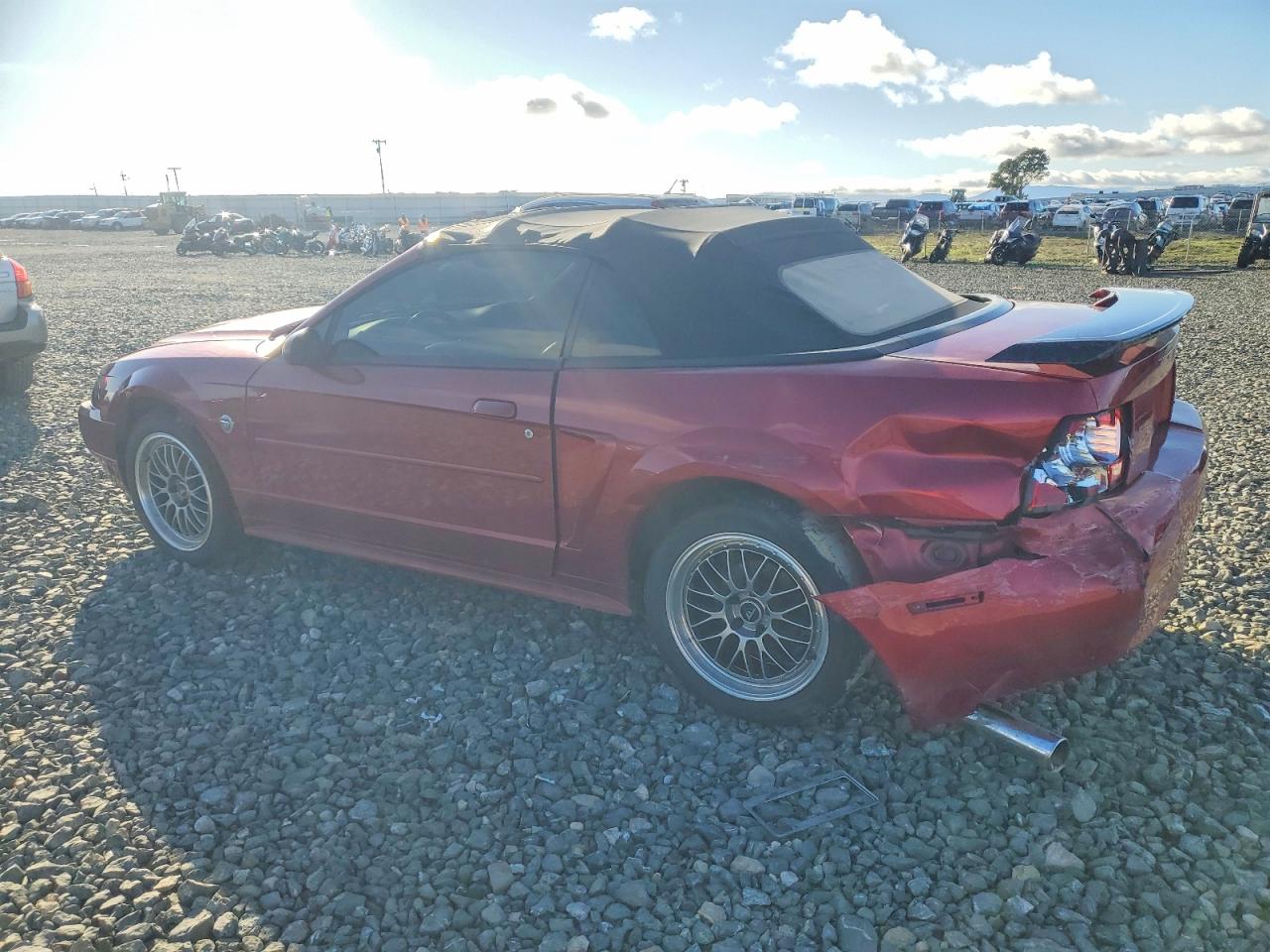 2004 FORD MUSTANG photo 2