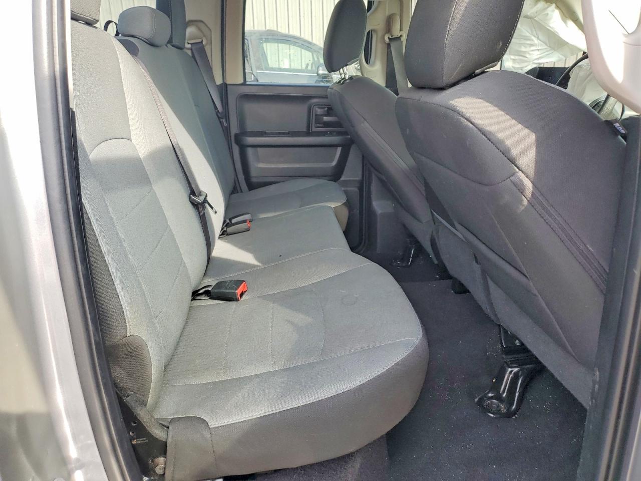 2021 RAM 1500 CLASSIC TRADESMAN photo 28