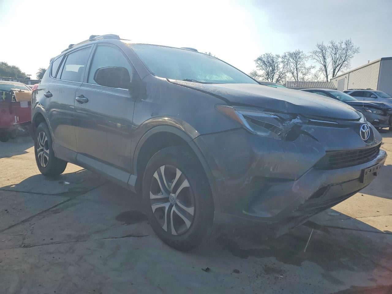 2016 TOYOTA RAV4 LE photo 4