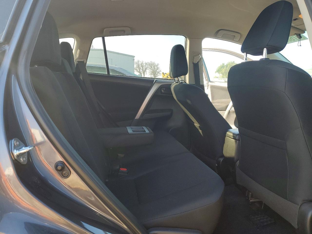 2016 TOYOTA RAV4 LE photo 11
