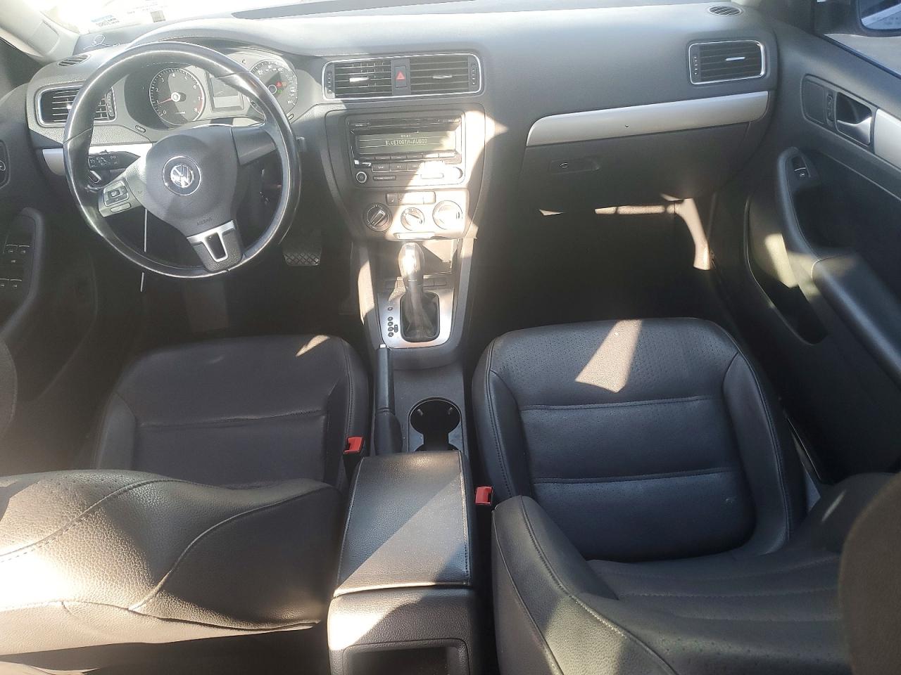 2013 VOLKSWAGEN JETTA SE photo 8