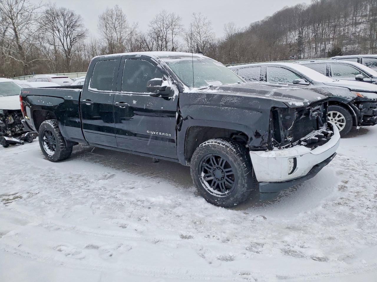 2018 CHEVROLET SILVERADO K1500 LT photo 4