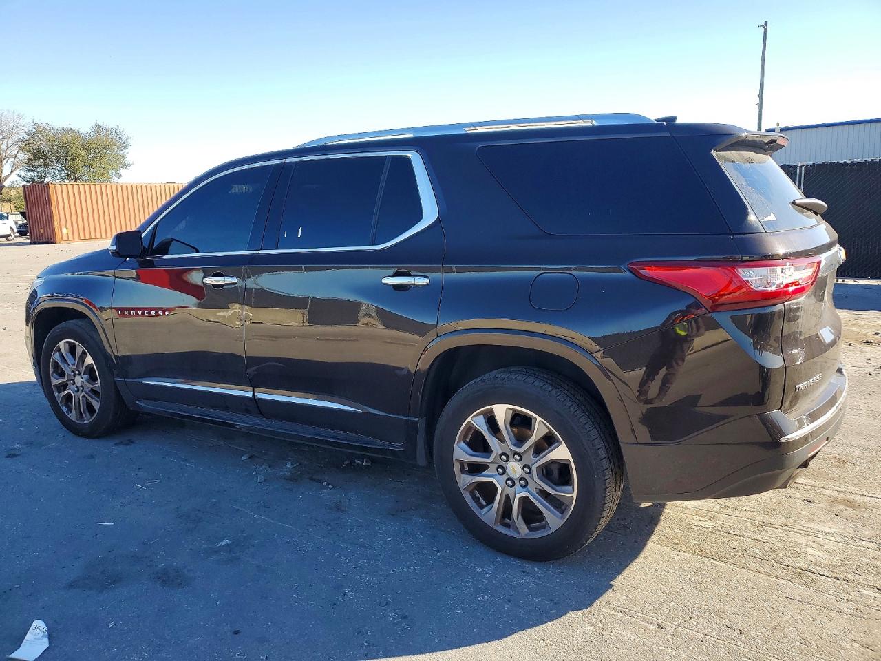 2019 CHEVROLET TRAVERSE PREMIER photo 2