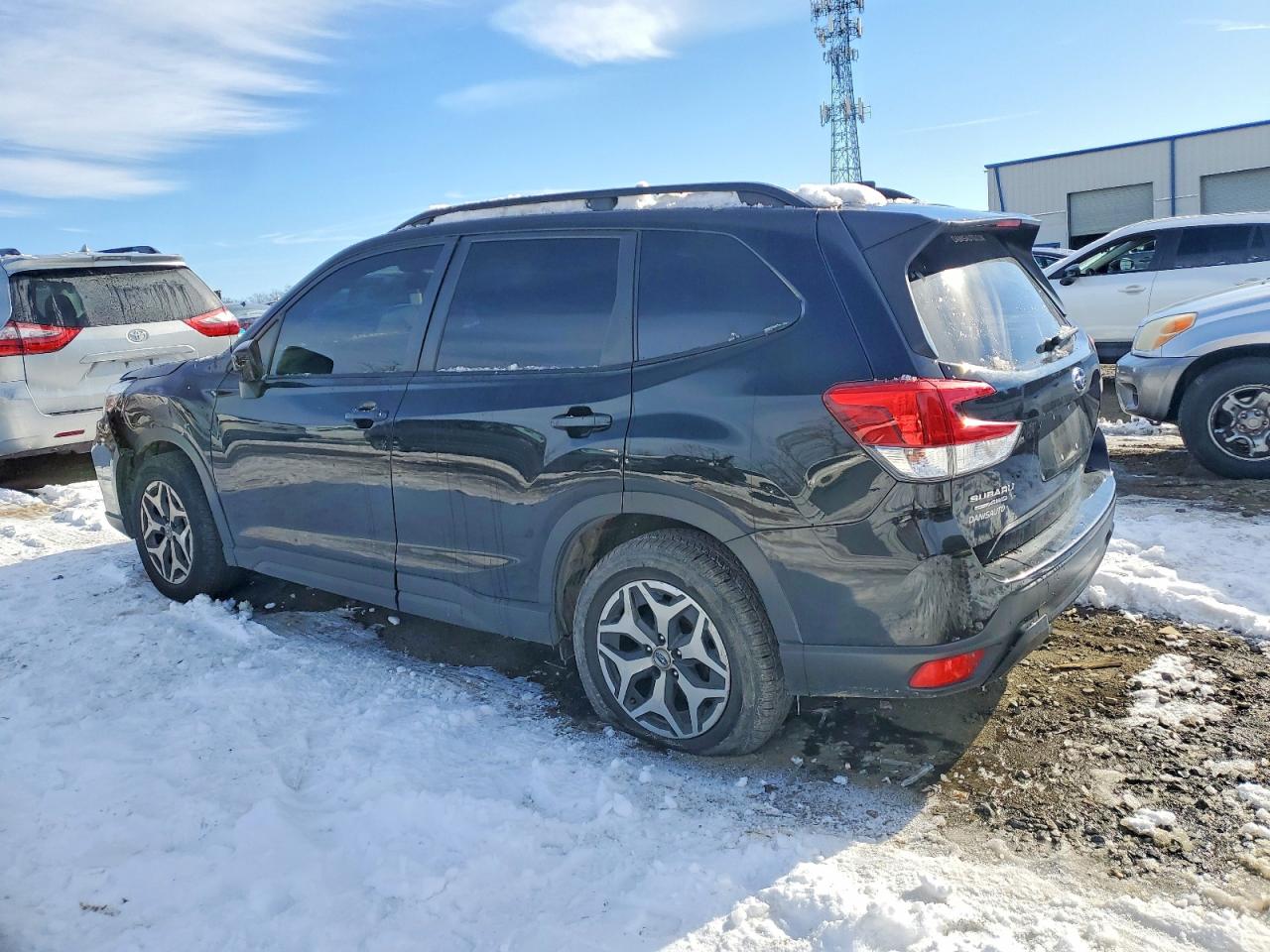 2019 SUBARU FORESTER PREMIUM photo 2