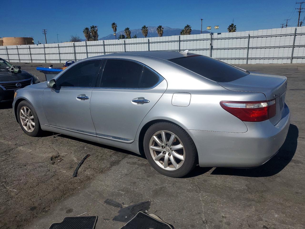 2007 LEXUS LS 460 photo 2