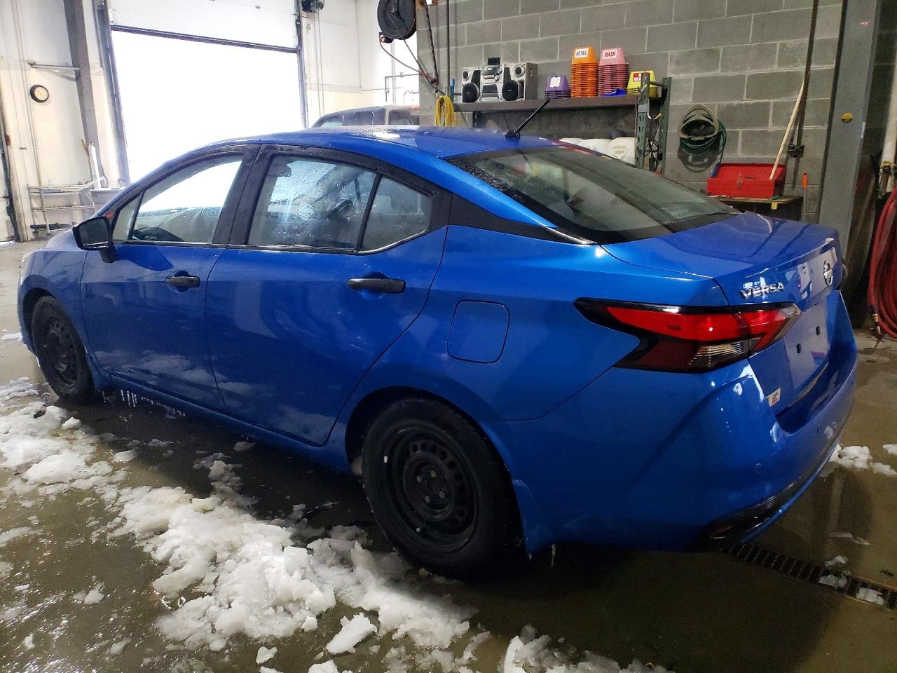 2020 NISSAN VERSA S photo 2