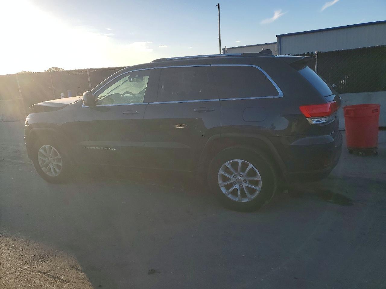 2014 JEEP GRAND CHEROKEE LAREDO photo 2