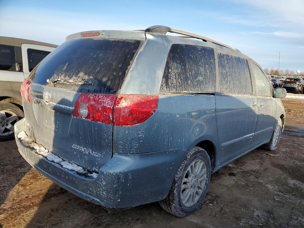 2008 TOYOTA SIENNA XLE photo 3