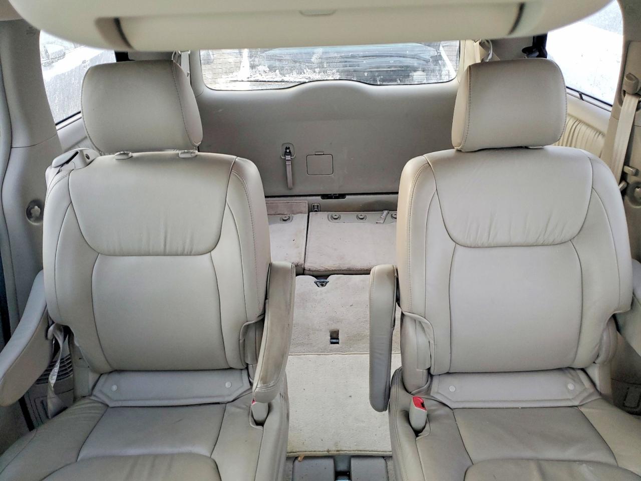 2008 TOYOTA SIENNA XLE photo 10