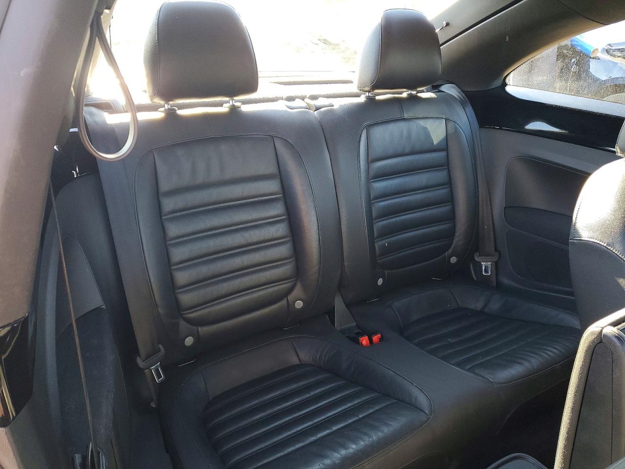 2013 VOLKSWAGEN BEETLE TURBO photo 10