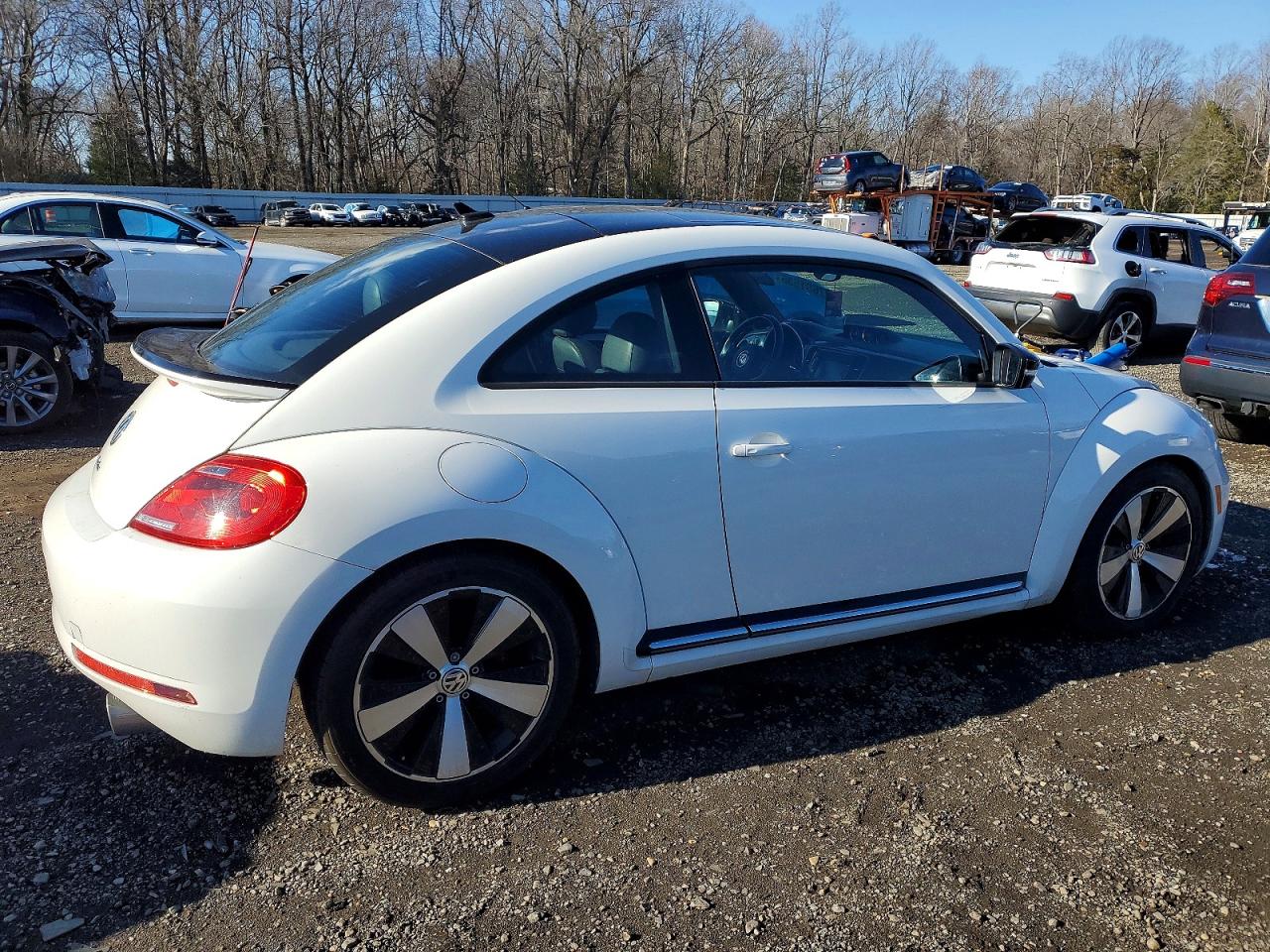 2013 VOLKSWAGEN BEETLE TURBO photo 3