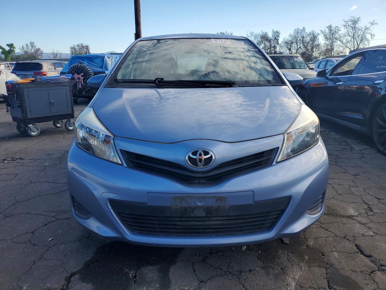 2014 TOYOTA YARIS photo 5
