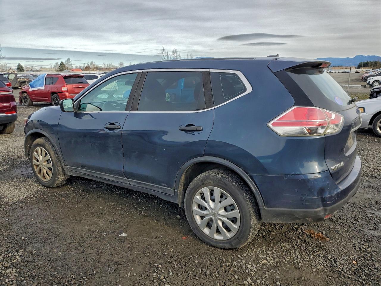 2016 NISSAN ROGUE S photo 2
