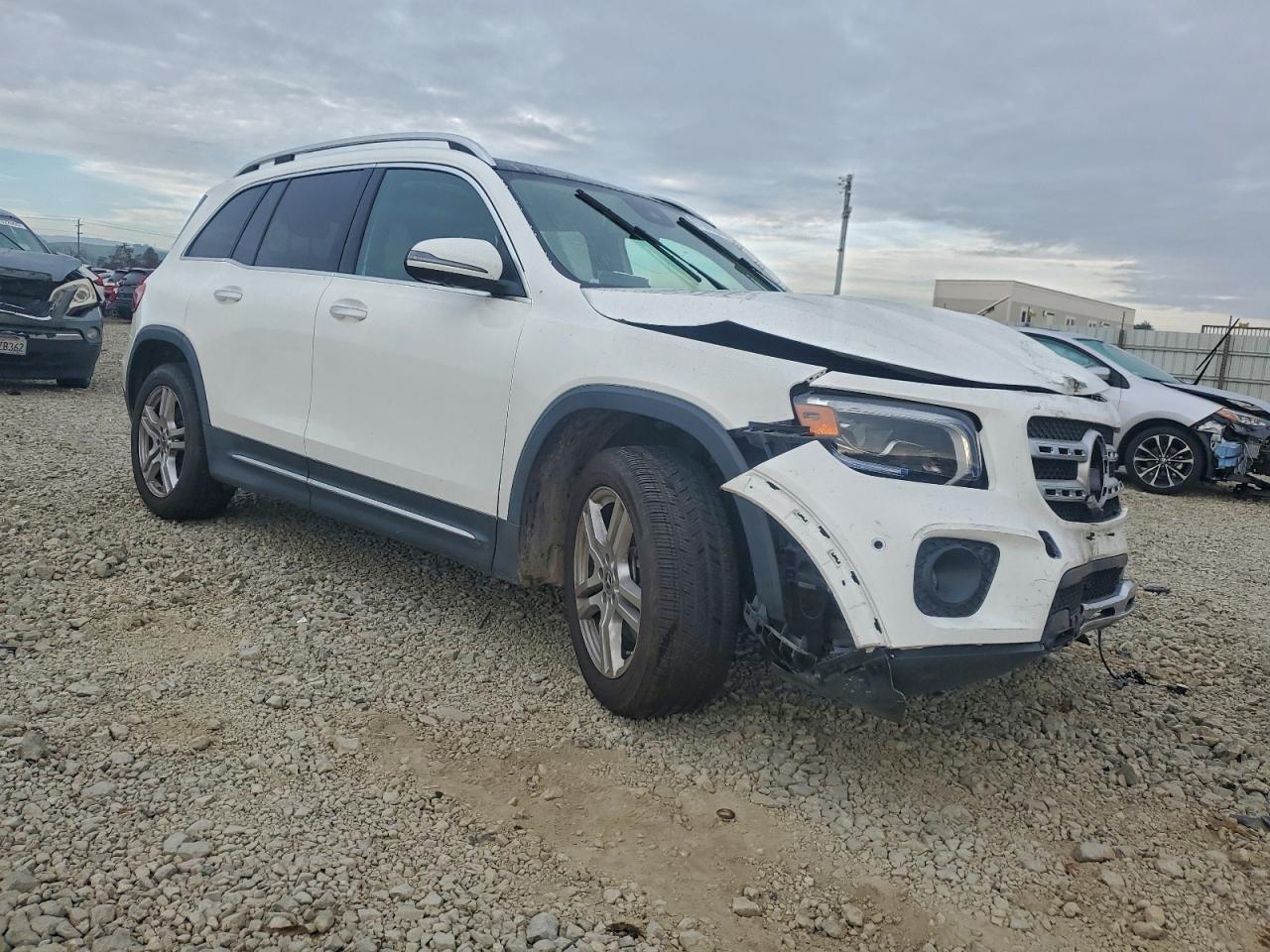 2020 MERCEDES-BENZ GLB 250 4MATIC photo 4