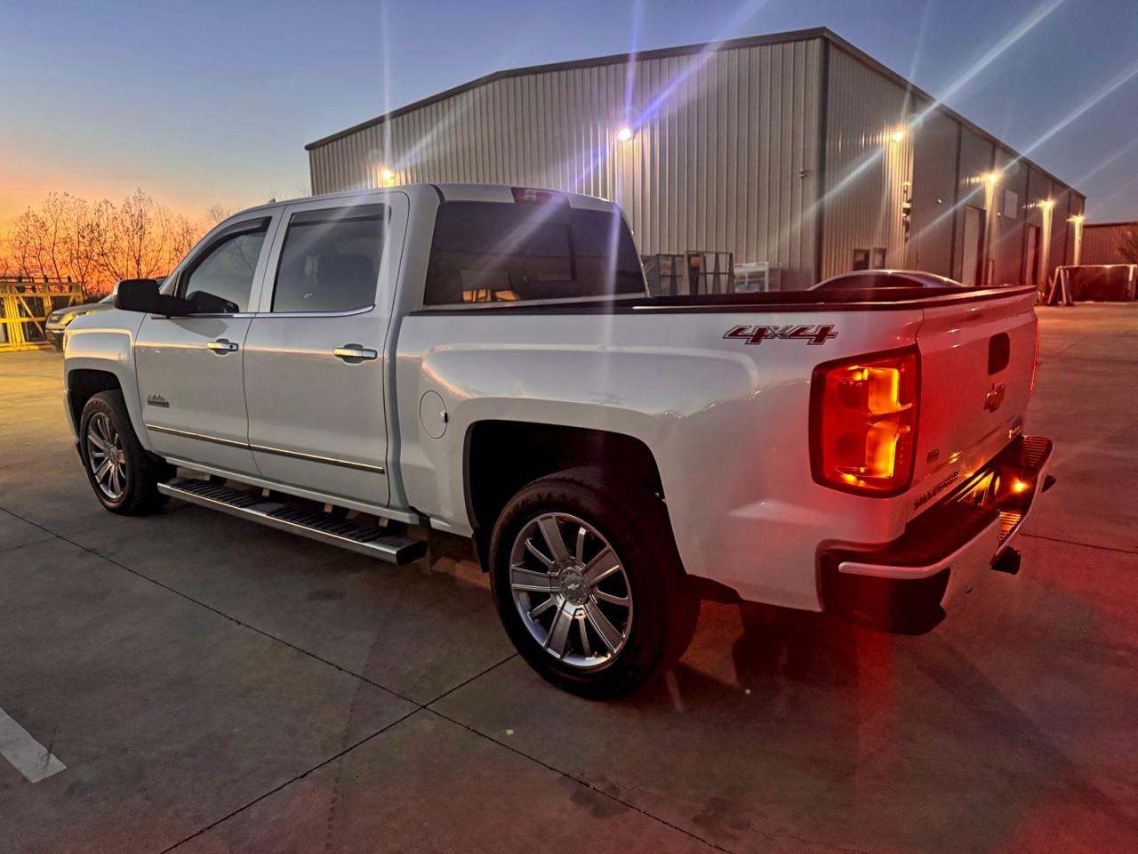 2017 CHEVROLET SILVERADO K1500 HIGH COUNTRY photo 3