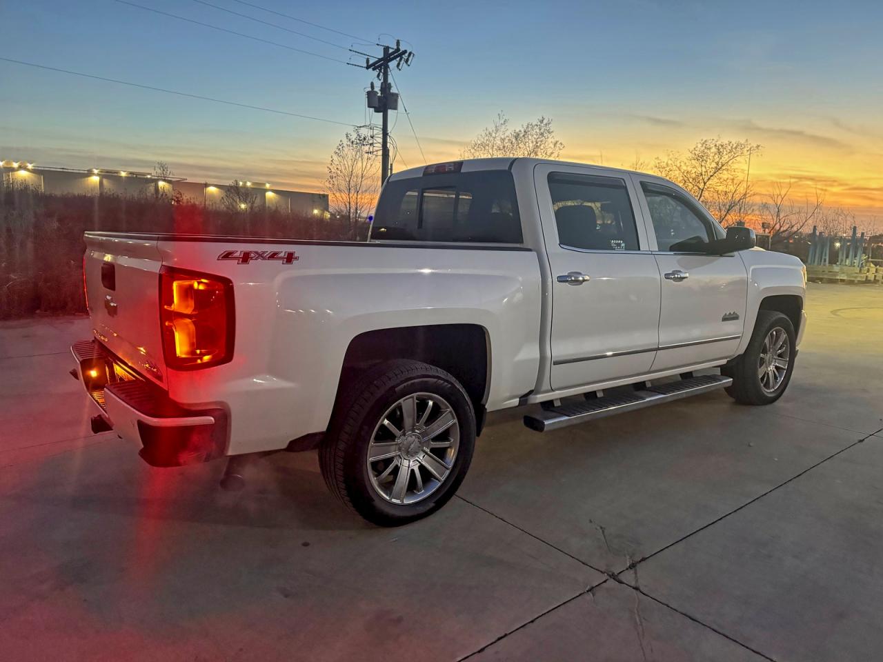 2017 CHEVROLET SILVERADO K1500 HIGH COUNTRY photo 4