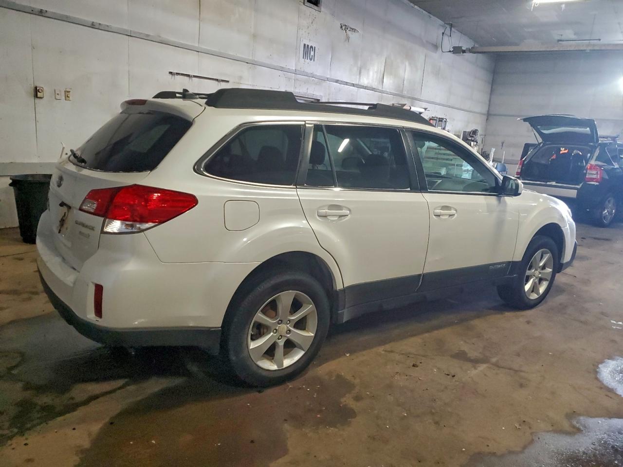 2014 SUBARU OUTBACK 2.5I PREMIUM photo 3