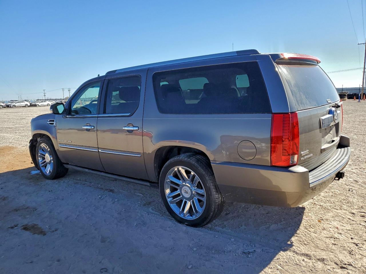 2011 CADILLAC ESCALADE ESV PLATINUM photo 2