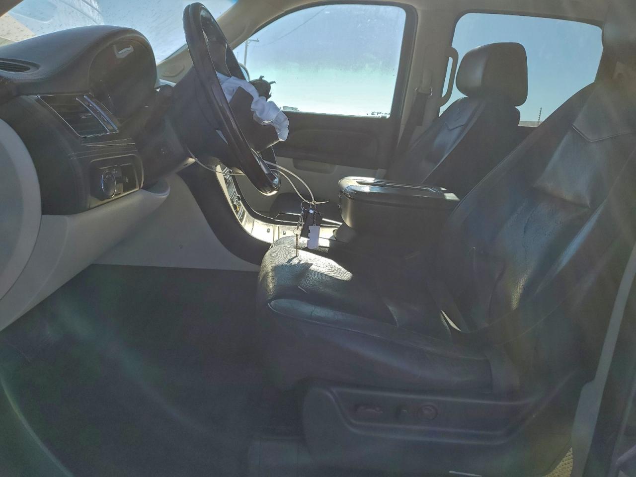 2011 CADILLAC ESCALADE ESV PLATINUM photo 7