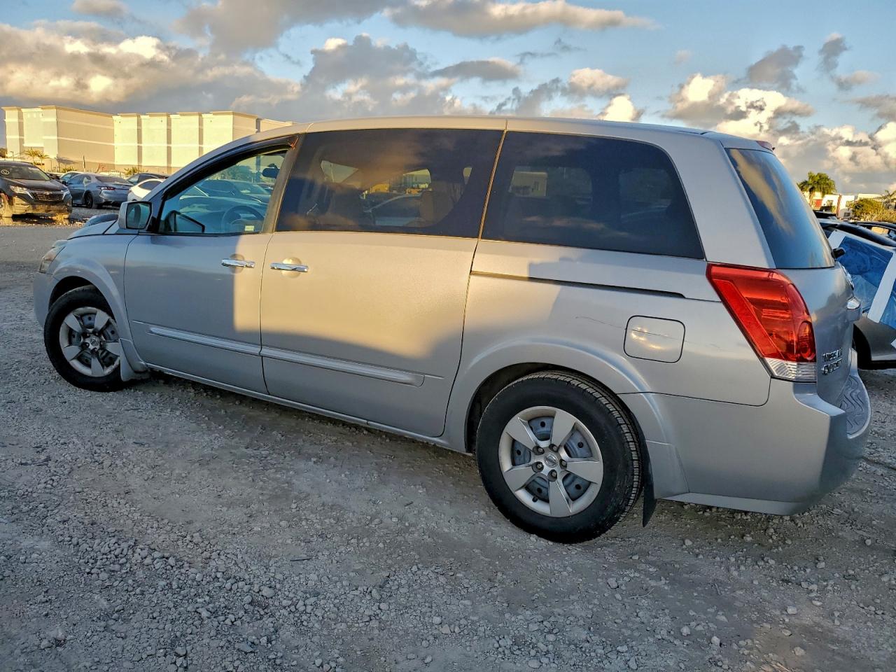 2009 NISSAN QUEST S photo 2