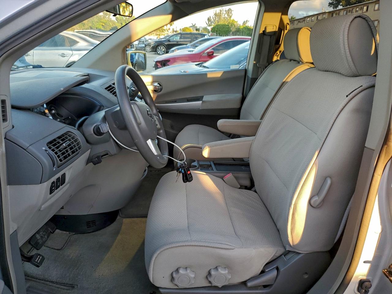2009 NISSAN QUEST S photo 7