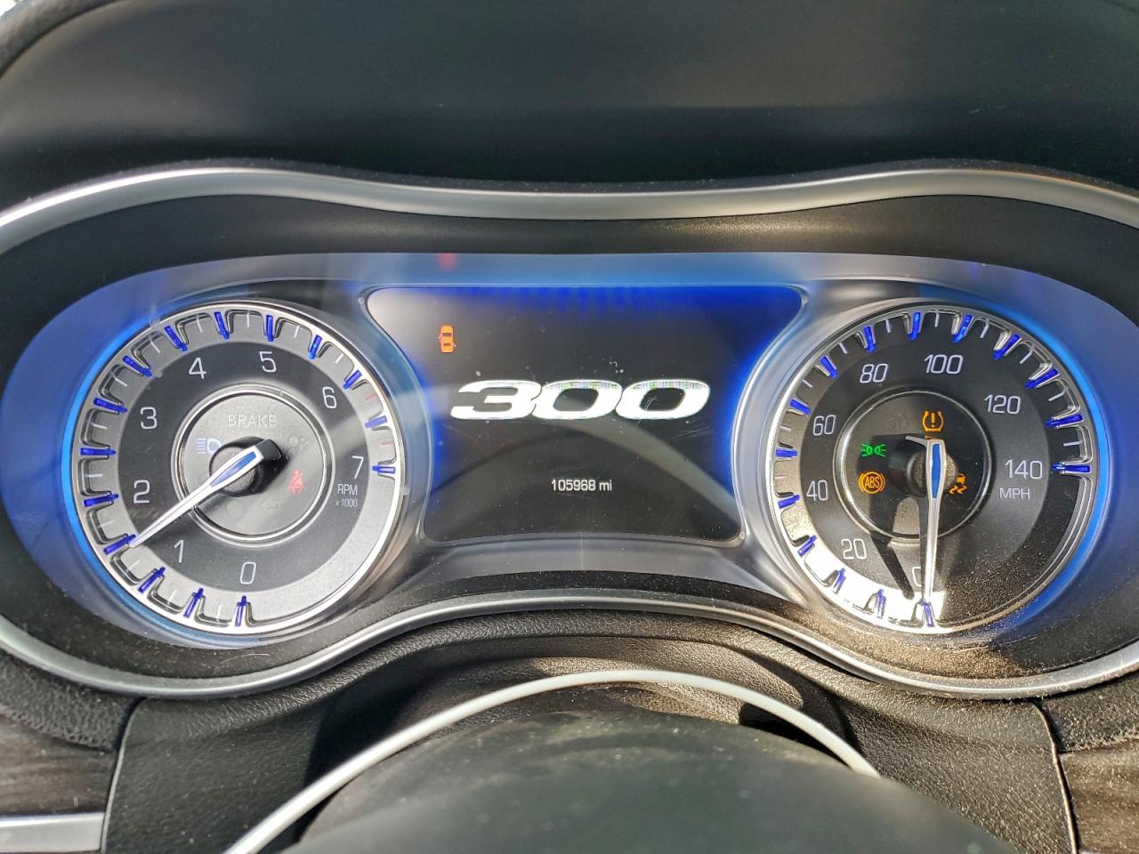 2016 CHRYSLER 300 LIMITED photo 9