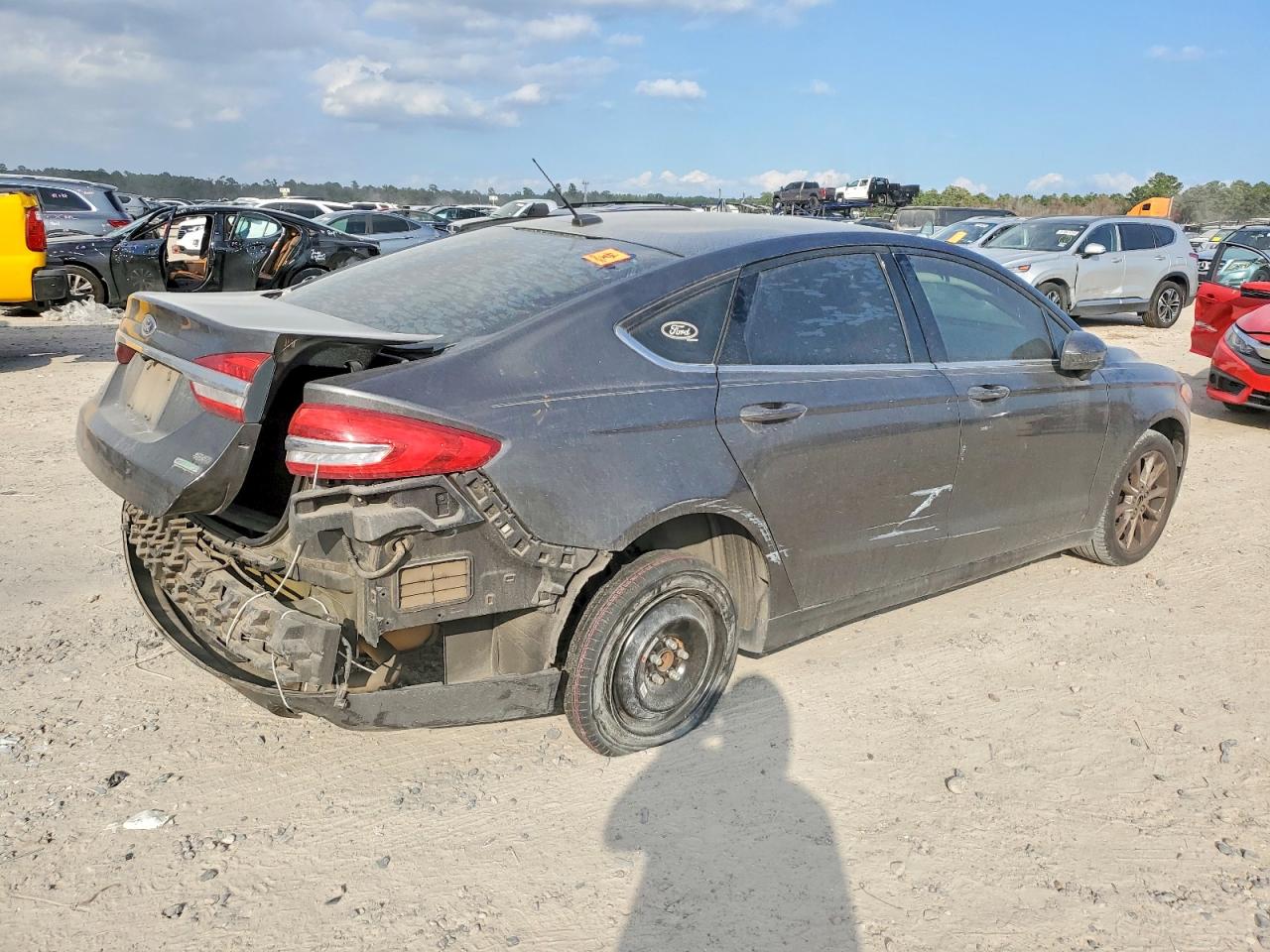2017 FORD FUSION SE photo 3