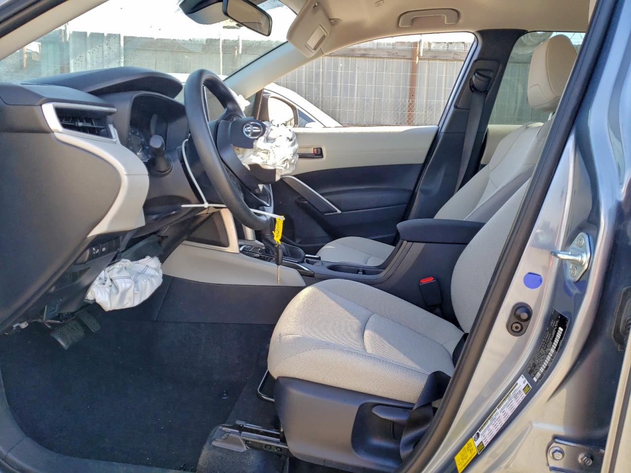 2024 TOYOTA COROLLA CROSS L photo 7