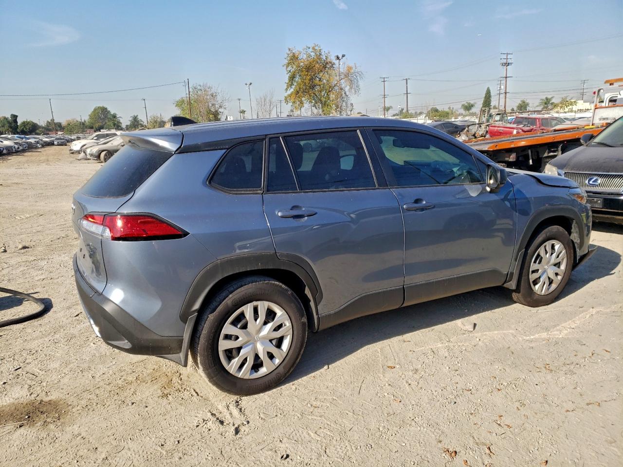 2024 TOYOTA COROLLA CROSS L photo 3