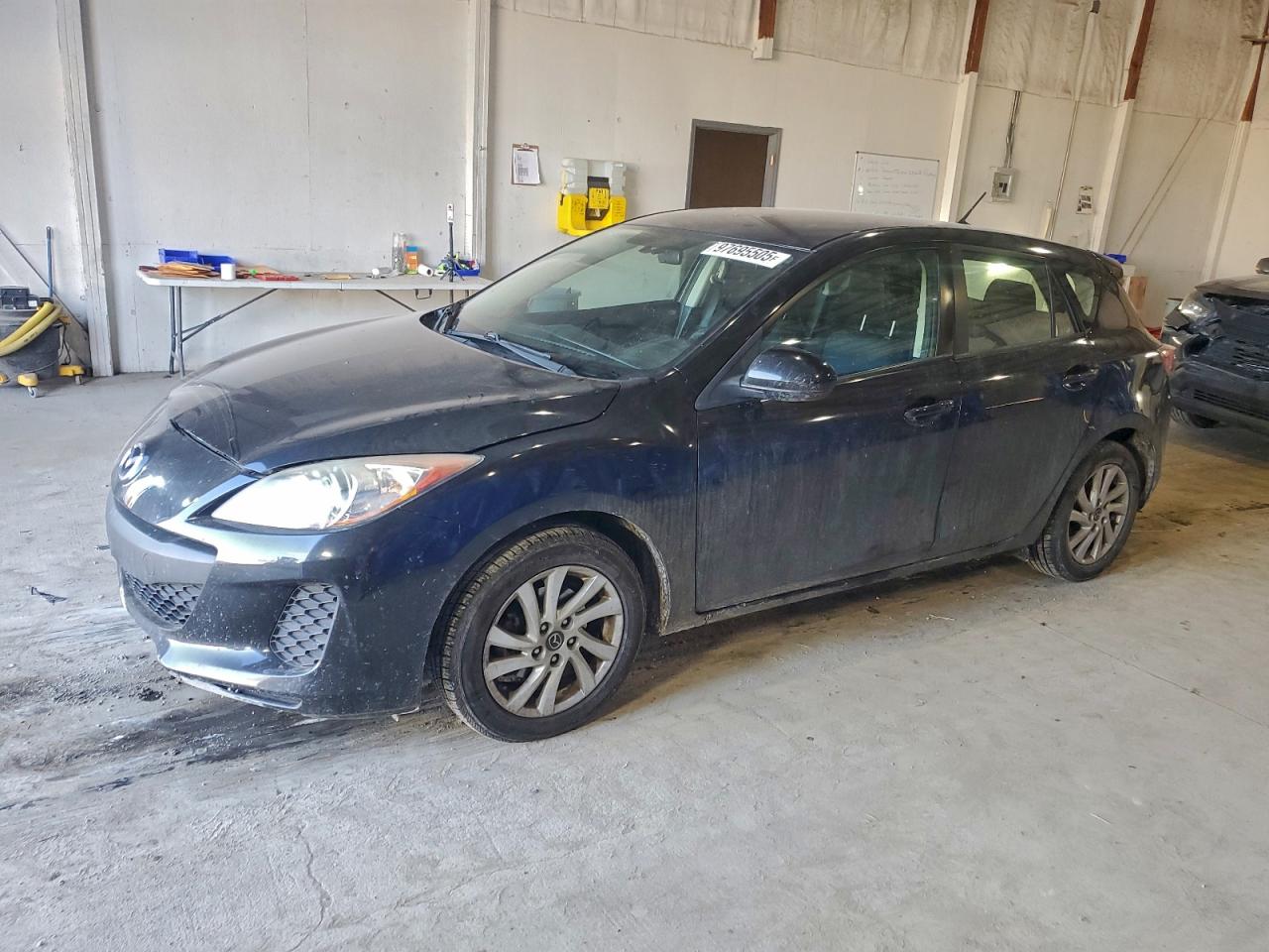 2013 MAZDA 3