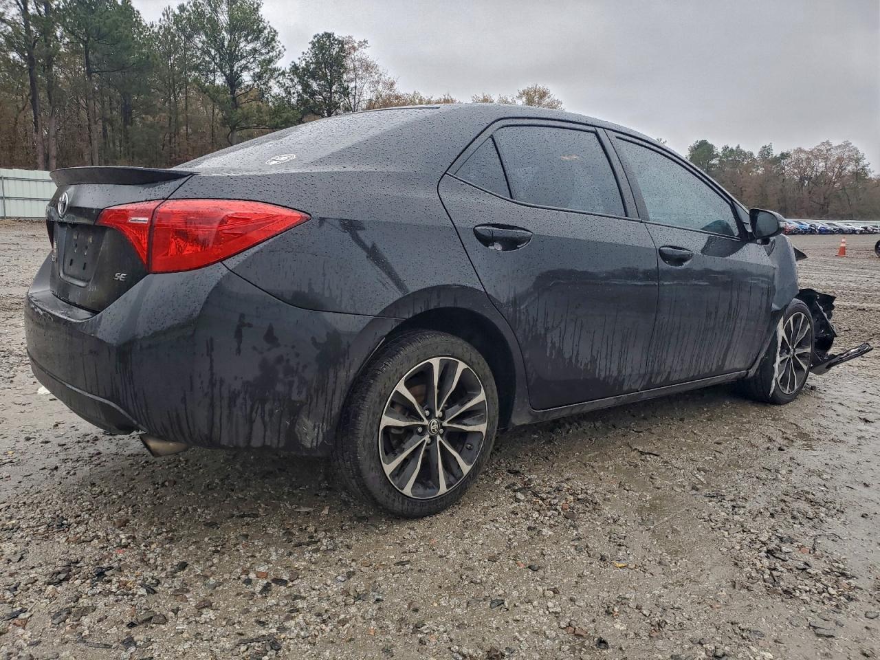 2017 TOYOTA COROLLA L photo 3