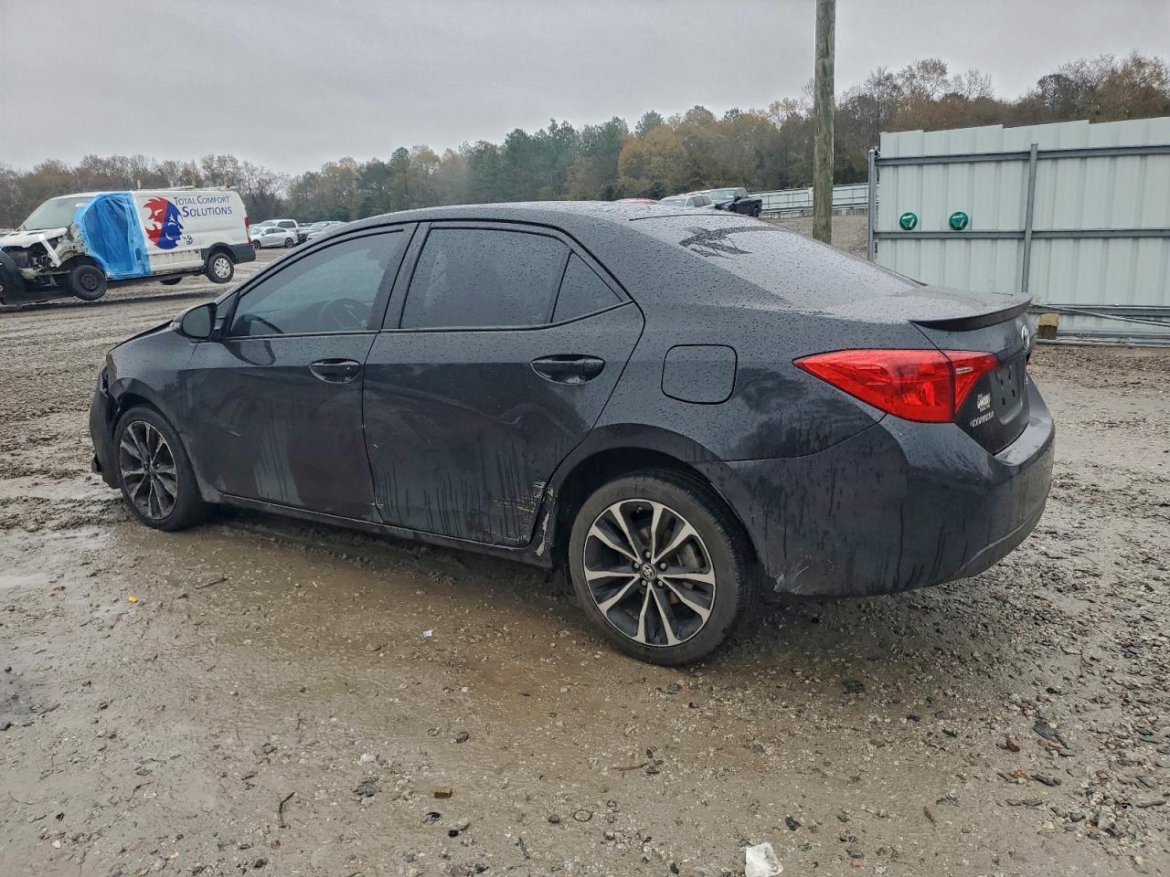 2017 TOYOTA COROLLA L photo 2