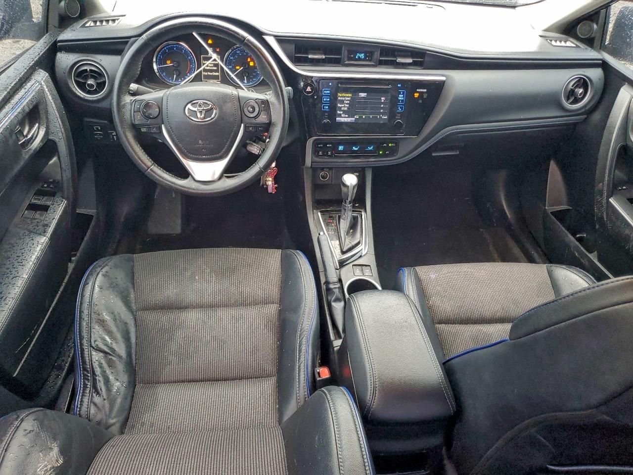 2017 TOYOTA COROLLA L photo 8