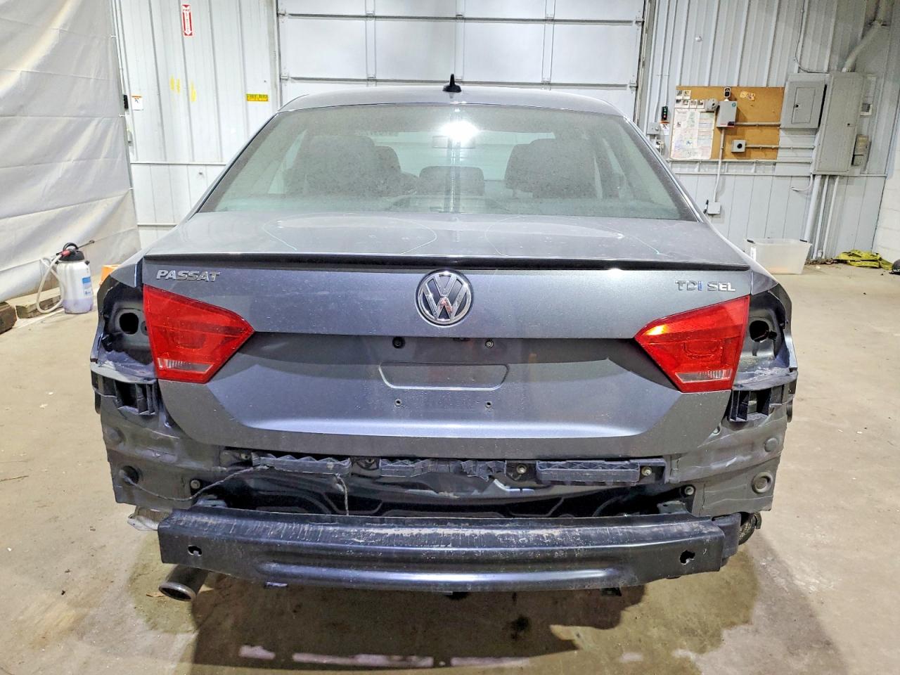 2014 VOLKSWAGEN PASSAT SEL photo 6