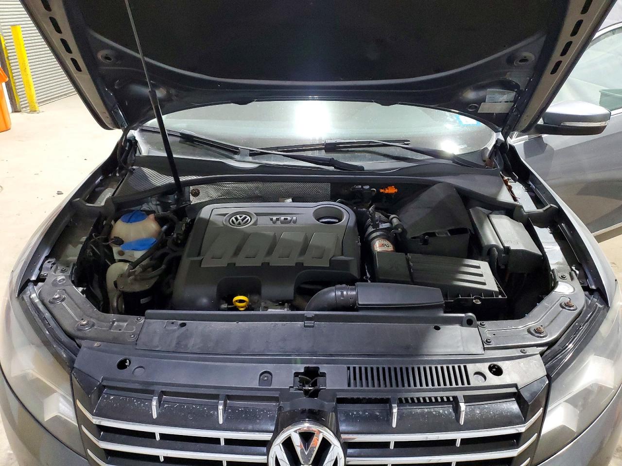 2014 VOLKSWAGEN PASSAT SEL photo 11